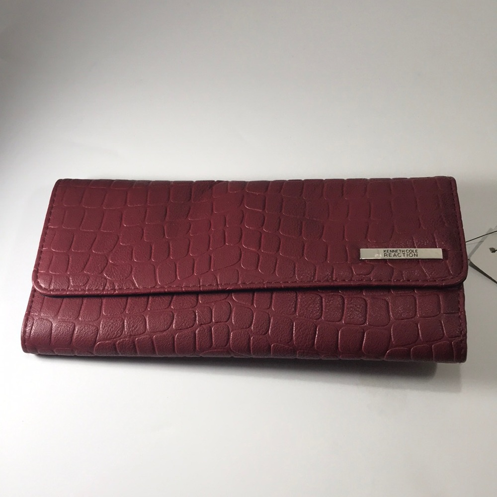 Kenneth Cole Reaction Women’s Elongated Clutch